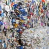 Rác thải nhựa tại một cơ sở tái chế rác ở Edinburgh, Australia. (Ảnh: AFP/TTXVN)