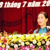 Tân Phó Chủ tịch UBND tỉnh Quảng Ninh Nguyễn Thị Hạnh phát biểu nhậm chức. (Ảnh: Văn Đức/TTXVN)