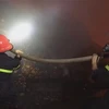 Lực lượng cứu hỏa nỗ lực dập tắt đám cháy. Ảnh minh họa. (Ảnh: TTXVN phát)