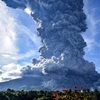 Núi lửa Sinabung phun tro bụi. (Nguồn: EPA)