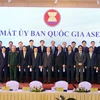 Thủ tướng Nguyễn Xuân Phúc với các thành viên Ủy ban Quốc gia ASEAN 2020. (Ảnh: Thống Nhất/TTXVN)