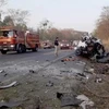 Lực lượng chức năng điều tra tại hiện trường vụ tai nạn giao thông nghiêm trọng trên đường cao tốc thị trấn Patos de Minas thuộc bang Minas Gerais, Đông Nam Brazil. (Ảnh: Montes Claros/TTXVN)