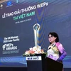 Bà Nguyễn Thị Tuyết Minh, Chủ tịch Hội đồng Doanh nhân nữ Việt Nam, phát biểu tại lễ trao giải. (Nguồn: vov.vn)