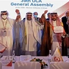 Chủ tịch OCA Sheikh Ahmad Al-Fahad Al-Sabah (giữa), Bộ trưởng Thể thao và Thanh niên Saudi Arabia Abdulaziz bin Turki al-Faisal al-Saud (giữa phải) và Chủ tịch Ủy ban Olympic Qatar Sheikh Joaan bin Hamad al-Thani ( trái) tại cuộc họp ở Muscat, Oman. (Ảnh: