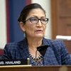 Hạ nghị sỹ Deb Haaland. (Nguồn: Bloomberg)