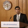 Bộ trưởng Tài chính Anh Rishi Sunak phát biểu tại một cuộc họp báo ở London. (Ảnh: AFP/TTXVN)