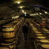 Hầm ủ rượu vang tại Nuits-Saint-Georges, vùng Bourgogne, Pháp. (Ảnh: AFP/TTXVN)