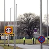 Cảnh sát phong tỏa nhà máy của AstraZeneca ở xứ Wales. (Nguồn: walesonline.co.uk)