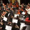 Dàn nhạc giao hưởng Việt Nam biểu diễn trong một chương trình hòa nhạc. (Ảnh: Thanh Tùng/TTXVN)