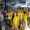 Đoàn khách du lịch MICE đến du lịch Đà Nẵng trong những ngày đầu năm mới. (Ảnh: Trần Lê Lâm/TTXVN)