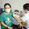 Tiêm vaccine ngừa COVID-19 cho các đối tượng ưu tiên tại Trung tâm Kiểm soát bệnh tật tỉnh Bạc Liêu. (Nguồn: baobaclieu.vn)