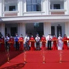Các đại biểu cắt băng khánh thành Trạm Y tế xã Vĩnh Lợi (Sơn Dương, Tuyên Quang). (Ảnh: Nam Sương/TTXVN) 