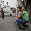 Trẻ em tại khu vực Bab al-Tabbaneh, thành phố Tripoli, Liban. (Ảnh: AFP/TTXVN)