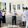 Đoàn công tác của Sở Y tế Đồng Nai kiểm tra điều kiện cơ sở vật chất tại Bệnh viện Da liễu Đồng Nai để chuyển đổi công năng của bệnh viện thành bệnh viện chuyên điều trị COVID-19. (Nguồn: Báo Đồng Nai)