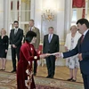 Đại sứ Nguyễn Thị Bích Thảo trình thư ủy nhiệm lên Tổng thống Hungary János Áder. (Ảnh: Hồng Kỳ/Vietnam+)