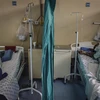 Bệnh nhân COVID-19 được điều trị tại bệnh viện ở Tembisa, Nam Phi. (Ảnh: AFP/TTXVN)