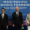 (Từ trái sang): Thủ tướng Nhật Bản Kishida Fumio, Tổng thống Mỹ Joe Biden và Thủ tướng Ấn Độ Narendra Modi tại lễ công bố Khuôn khổ Kinh tế Ấn Độ-Thái Bình Dương vì sự thịnh vượng (IPEF) ở Tokyo, Nhật Bản, ngày 23/5. (Ảnh: AFP/TTXVN)