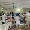 8 bệnh nhân được người dân đưa cấp cứu. (Nguồn: vov.vn)