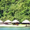 Khu vực bãi tắm trên đảo Soi Sim, nước trong xanh, bãi thoải, được du khách yêu thích. (Ảnh: Thanh Vân/TTXVN)