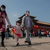 Người dân tham quan Tử Cấm Thành tại Bắc Kinh, Trung Quốc, dịp Tuần lễ Vàng. (Ảnh: AFP/TTXVN)