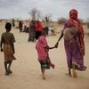 Người dân Somalia tại trại tị nạn Dolo Ado ở biên giới Ethiopia-Somalia. (Ảnh: AFP/TTXVN)