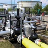 Trạm tiếp nhận của đường ống dẫn dầu Druzhba tại nhà máy lọc dầu Duna ở gần thị trấn Szazhalombatta, Hungary. (Ảnh: AFP/TTXVN)