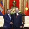 Chủ tịch nước Nguyễn Xuân Phúc và Chủ tịch Thượng viện Campuchia Samdech Say Chhum. (Ảnh: Thống Nhất/TTXVN)
