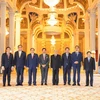 Thủ tướng Phạm Minh Chính và nguyên thủ, người đứng đầu Chính phủ các nước ASEAN đến chào Quốc vương Campuchia Norodom Sihamoni. (Ảnh: Dương Giang/TTXVN)