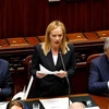 Thủ tướng Italy Giorgia Meloni (giữa) phát biểu trong một phiên họp Quốc hội ở Rome. (Ảnh: AFP/TTXVN)