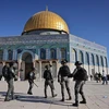 Lực lượng an ninh Israel tuần tra tại khu vực Đền thờ Al Aqsa (còn được gọi là Núi Đền) ở Đông Jerusalem. (Ảnh: AFP/TTXVN)