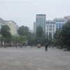 Bãi trông giữ xe giờ "nhường chỗ" cho người dân vui chơi, tập thể thao. (Ảnh: Nguyễn Thắng/TTXVN)