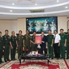 Đoàn công tác Bộ Tư lệnh Cảnh vệ Quân đội Hoàng gia Campuchia chúc Tết tại Bạc Liêu. (Ảnh: Tuấn Kiệt/TTXVN)