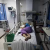 Bệnh nhân COVID-19 được điều trị tại bệnh viện ở Bangkok, Thái Lan. (Ảnh: AFP/TTXVN)