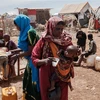 Người dân tại một trại tị nạn ở Baidoa, Somalia. (Ảnh: AFP/TTXVN)