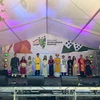 Tiết mục trình diễn áo dài của sinh viên Việt Nam tại Lễ hội. (Ảnh: Đại sứ quán Việt Nam tại Australia)