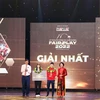 Trao giải Nhất Fair Play 2022 cho Đội tuyển nữ Việt Nam. (Ảnh: Tiến Lực/TTXVN)