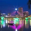 Cầu sông Hàn lung linh về đêm tạo điểm nhấn cho thành phố Đà Nẵng. (Ảnh: Trần Lê Lâm/TTXVN)