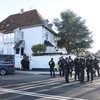 Cảnh sát tuần tra khu vực phía trước Đại sứ quán Thổ Nhĩ Kỳ, tại Copenhagen, Đan Mạch. (Nguồn: Reuters)