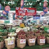 Một siêu thị thiết kế khu vực riêng để tiếp thị đa dạng nông sản, thực phẩm Việt đến người tiêu dùng. (Ảnh: Mỹ Phương/TTXVN)