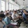Nhiều người cao tuổi chờ đến lượt khám bệnh tại Bệnh viện Thống Nhất, Thành phố Hồ Chí Minh. (Ảnh: Đinh Hằng/TTXVN)