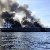 Tàu chở dầu Pablo bốc cháy ngoài khơi bờ biển phía Nam Malaysia. (Ảnh: AFP/TTXVN)