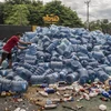 Bãi rác thải nhựa tại Palu, Trung Sulawesi, Indonesia. (Ảnh: THX/TTXVN)