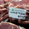 Thịt bò được bày bán tại một cửa hàng ở Yarraville, ngoại ô Melbourne, Australia. (Ảnh: AFP/TTXVN)
