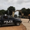 Cảnh sát được triển khai tới hiện trường một vụ bắt cóc tại Abuja, Nigeria. (Ảnh: AFP/TTXVN)