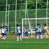 Một pha tranh bóng giữa đội Bukbu và Đất Việt tại Giải vô địch Bóng đá VFAK Yeongnam Cup 2023. (Ảnh: TTXVN phát)