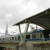 Đoàn tàu đầu tiên của tuyến Metro số 1 (Bến Thành-Suối Tiên) chạy thử nghiệm trên toàn tuyến - đoạn chuẩn bị vào Nhà ga ngầm Ba Son, Thành phố Hồ Chí Minh. (Ảnh: Thanh Vũ/TTXVN)
