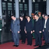 Chủ tịch nước Võ Văn Thưởng dẫn đầu đoàn Chủ tịch nước viếng Thượng tướng Nguyễn Chí Vịnh. (Ảnh: Trọng Đức/TTXVN)