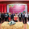 Ký biên Bản ghi nhớ Hợp tác giữa doanh nghiệp 2 tỉnh Quảng Trị-Khon Kaen. (Ảnh: TTXVN phát)