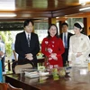 Phó Chủ tịch nước Võ Thị Ánh Xuân, Hoàng Thái tử Nhật Bản Akishino và Công nương Kiko thăm Nhà sàn Bác Hồ trong Khu di tích Chủ tịch Hồ Chí Minh tại Phủ Chủ tịch. (Ảnh: An Đăng/TTXVN)