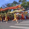 Tiết mục múa rồng của huyện Thanh Oai tại Festival Thu Hà Nội. (Ảnh: Tuấn Đức/TTXVN)